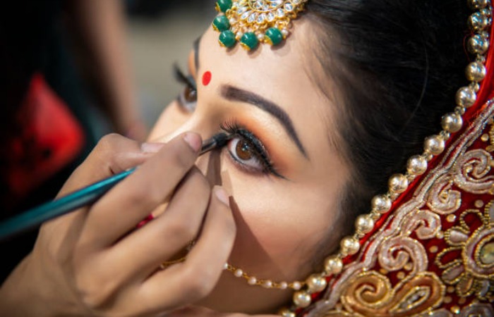 Eyeliner Write For Us
