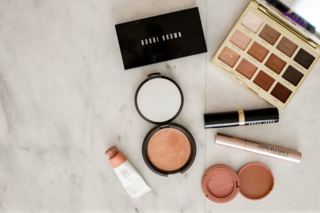 How to Build an Everyday Makeup Routine That Actually Lasts All Day everyday makeup